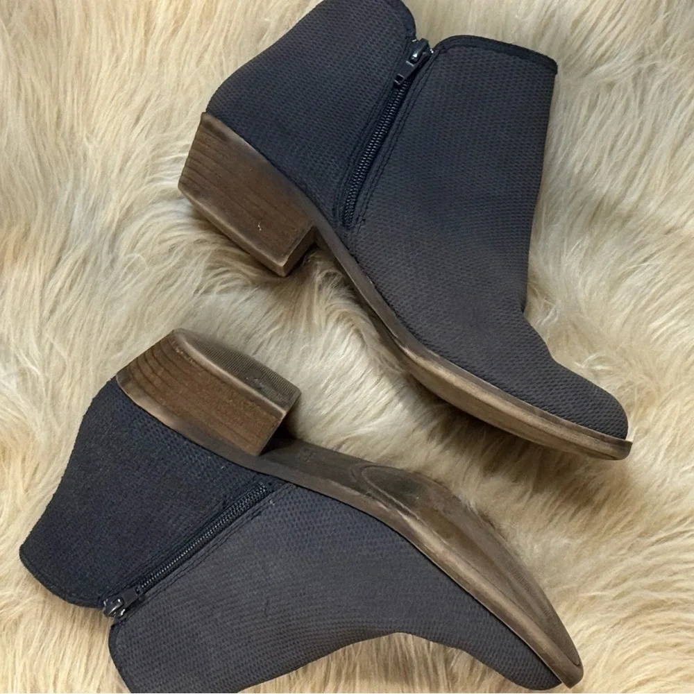 Kensie Women's Gray Ankle Boots